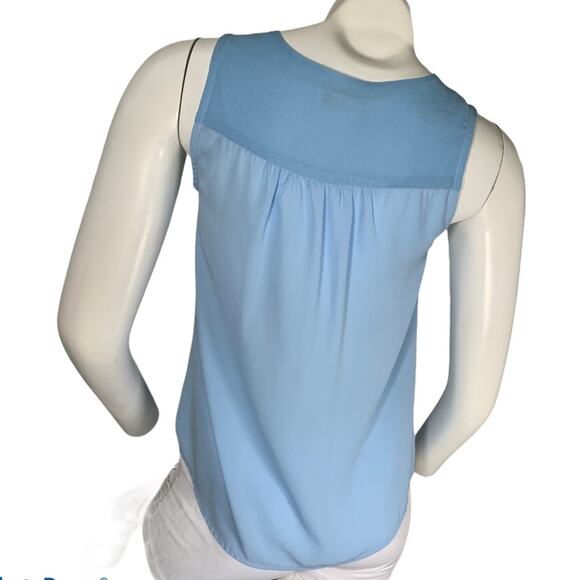 Q & A XSP v Neck sleeveless blouse blue ruffle - Picture 2 of 6